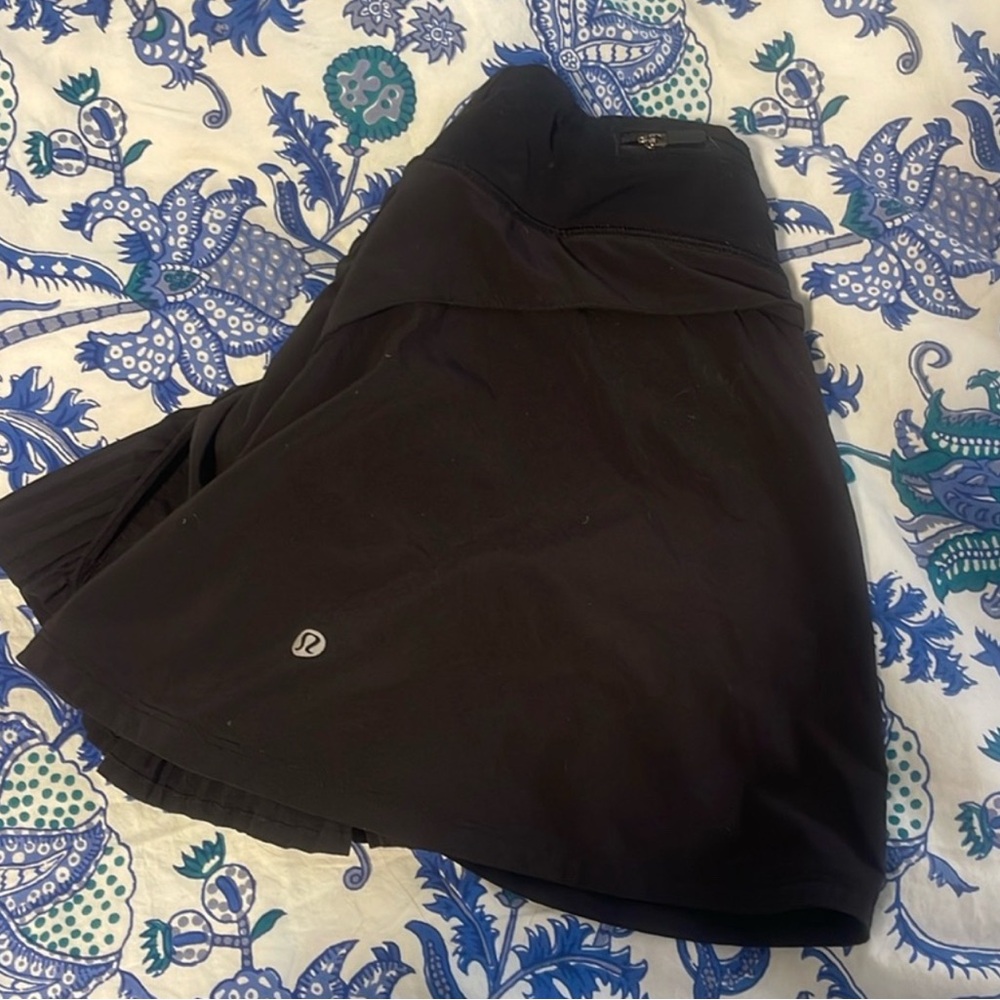 Lululemon Elegant Black Skirt